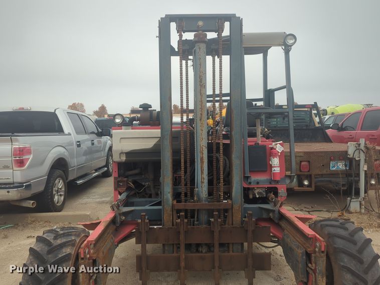 image for item DT6552 2001 Moffett M5000 forklift