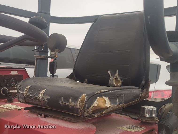 image for item DT6552 2001 Moffett M5000 forklift