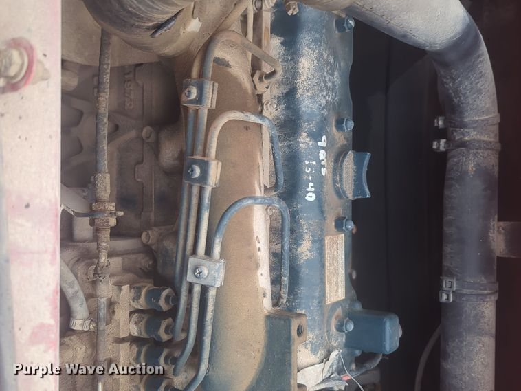 image for item DT6552 2001 Moffett M5000 forklift