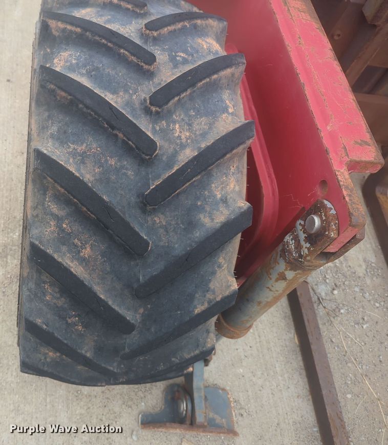 image for item DT6552 2001 Moffett M5000 forklift