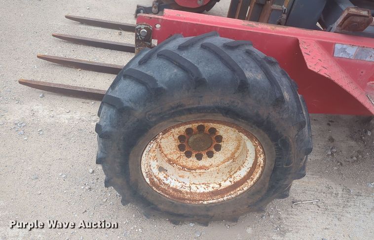 image for item DT6552 2001 Moffett M5000 forklift