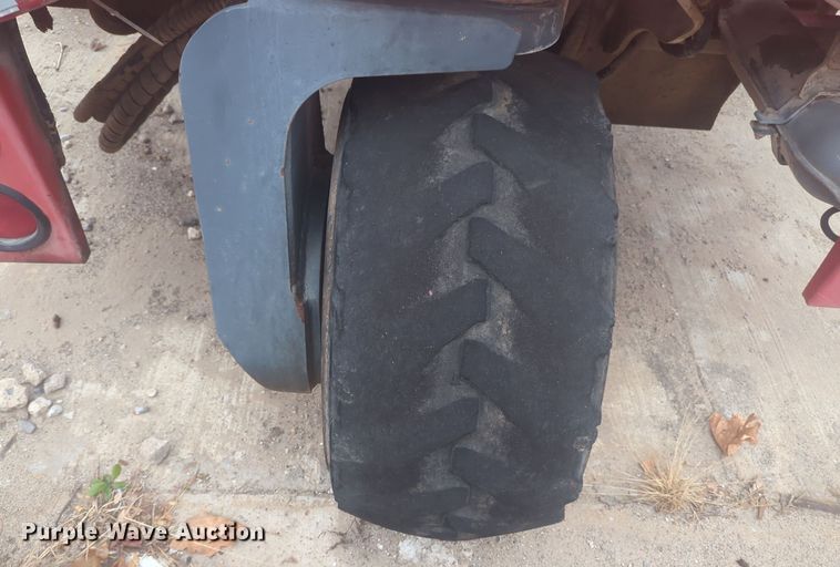 image for item DT6552 2001 Moffett M5000 forklift