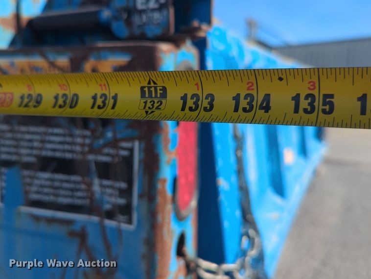 image for item DT6608 2004 International 4300 dump truck