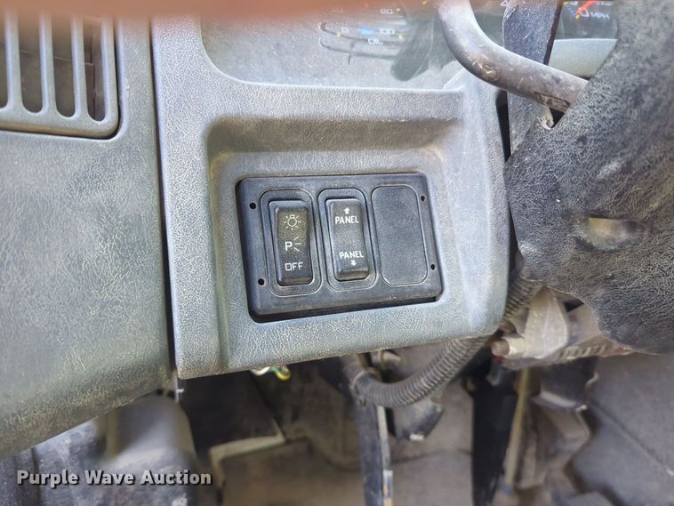 image for item DT6608 2004 International 4300 dump truck