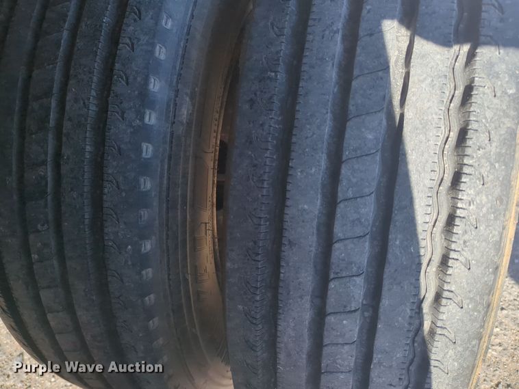 image for item DT6608 2004 International 4300 dump truck