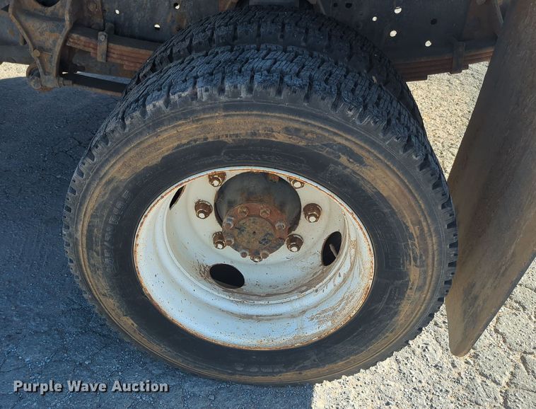 image for item DT6608 2004 International 4300 dump truck