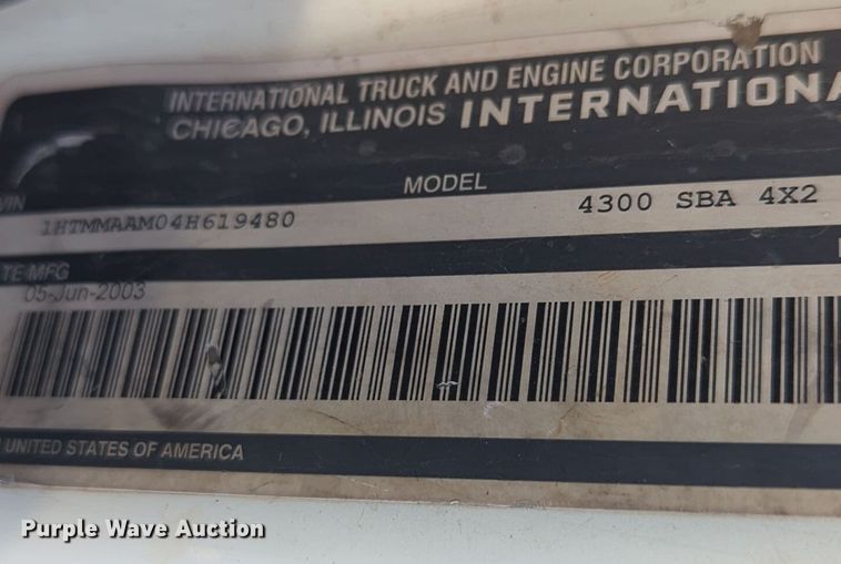 image for item DT6608 2004 International 4300 dump truck