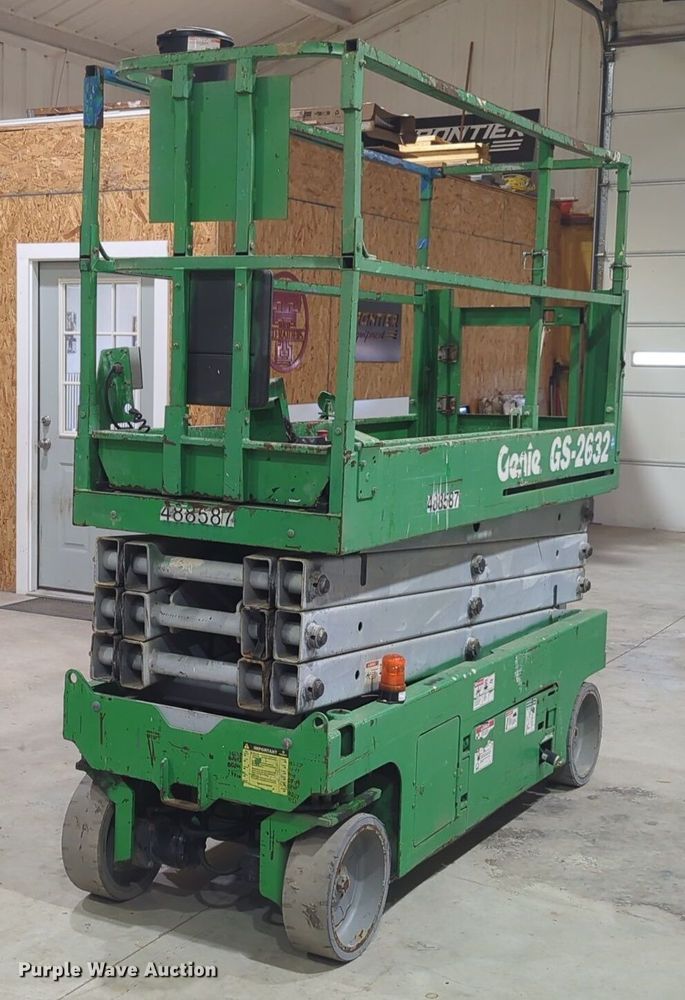 image for item DT6609 2012 Genie GS-2632 scissor lift