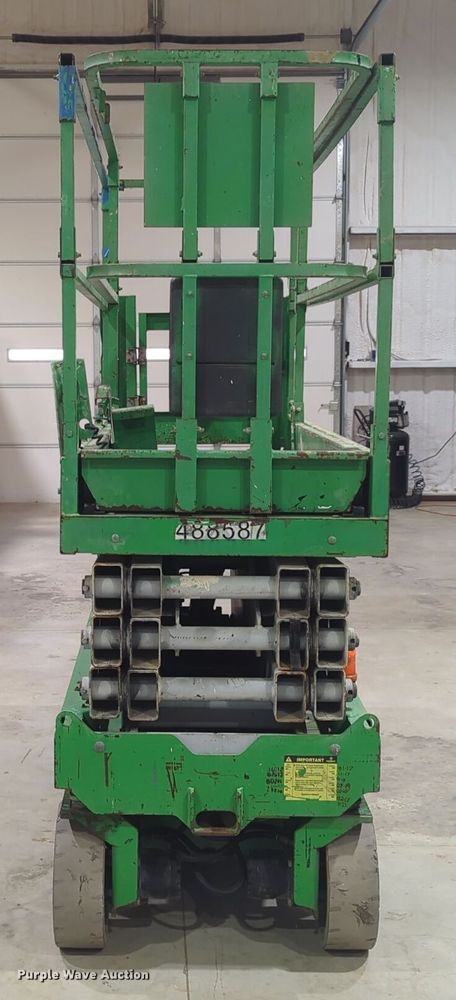 image for item DT6609 2012 Genie GS-2632 scissor lift