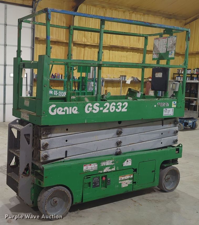 image for item DT6609 2012 Genie GS-2632 scissor lift