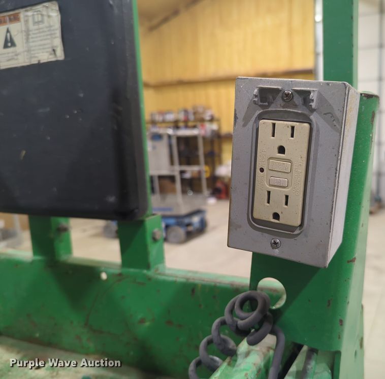 image for item DT6609 2012 Genie GS-2632 scissor lift