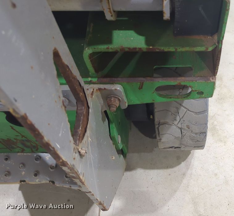 image for item DT6609 2012 Genie GS-2632 scissor lift