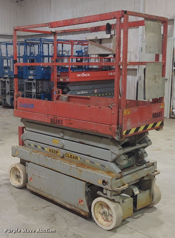 image for item DT6610 2008 Skyjack SJIII3219 scissor lift
