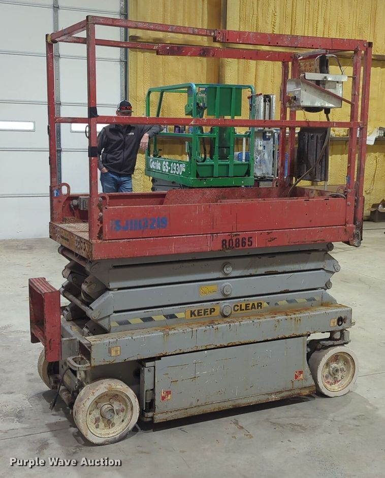 image for item DT6610 2008 Skyjack SJIII3219 scissor lift