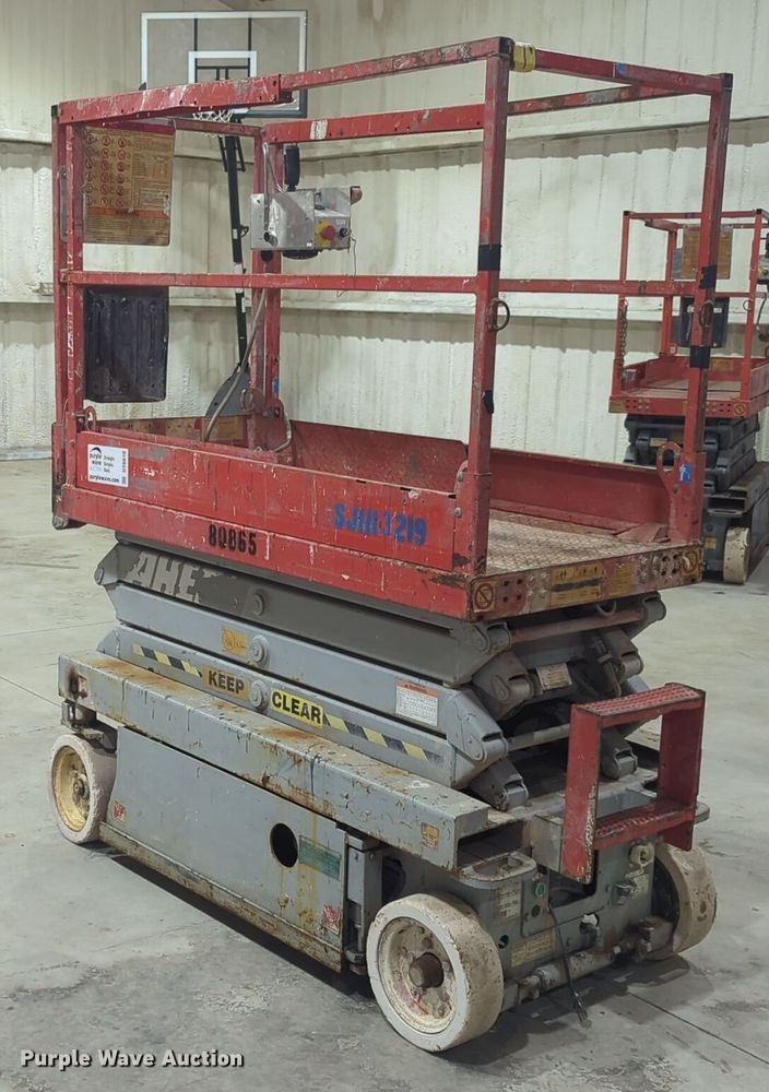image for item DT6610 2008 Skyjack SJIII3219 scissor lift