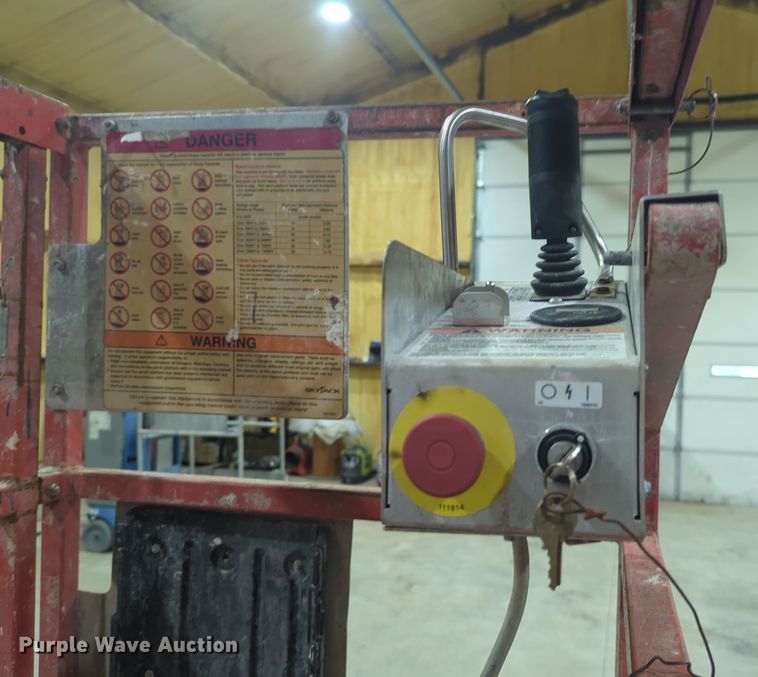 image for item DT6610 2008 Skyjack SJIII3219 scissor lift