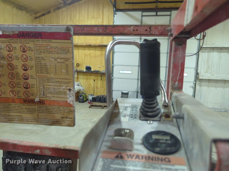 image for item DT6610 2008 Skyjack SJIII3219 scissor lift