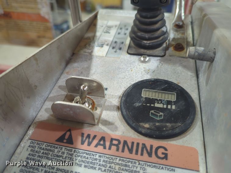 image for item DT6610 2008 Skyjack SJIII3219 scissor lift