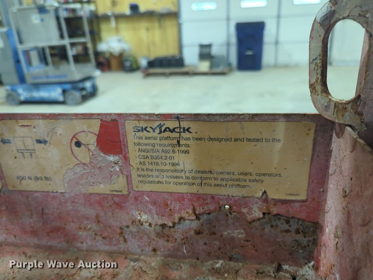 image for item DT6610 2008 Skyjack SJIII3219 scissor lift