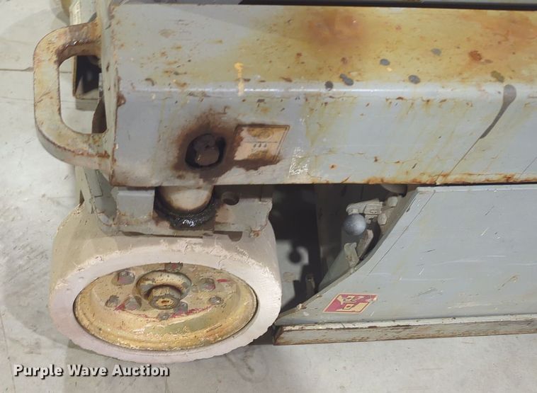image for item DT6610 2008 Skyjack SJIII3219 scissor lift