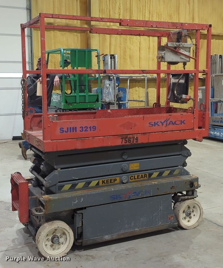 image for item DT6611 2007 Skyjack SJIII3219 scissor lift