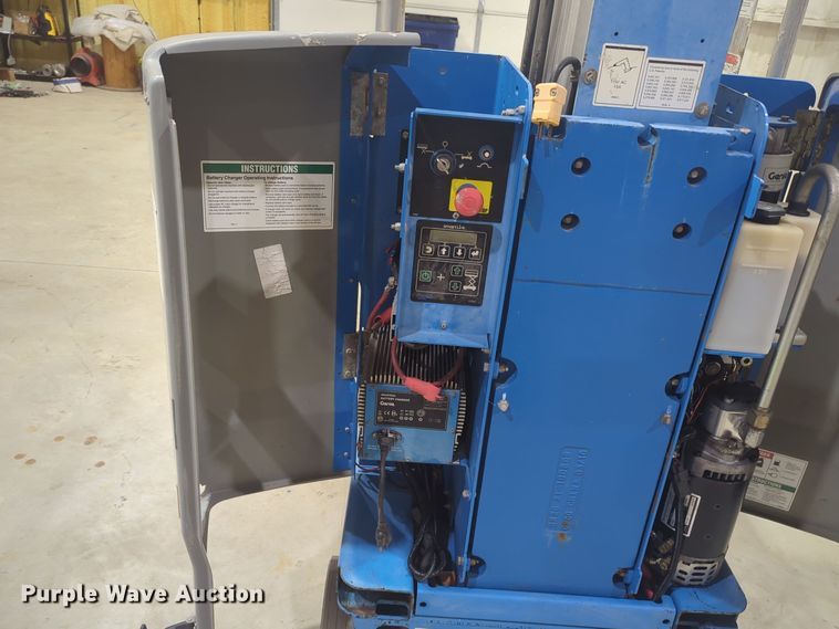 image for item DT6612 Genie GR20 vertical lift