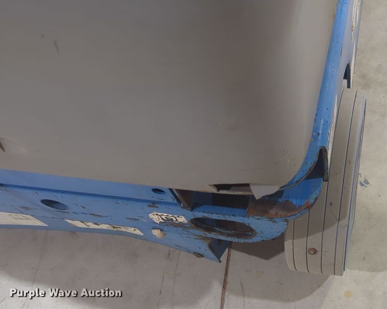 image for item DT6612 Genie GR20 vertical lift