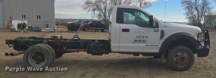 image for item DT7017 2017 Ford F550 Super Duty XL truck cab and chassis