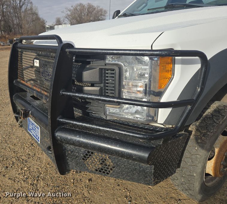 image for item DT7017 2017 Ford F550 Super Duty XL truck cab and chassis