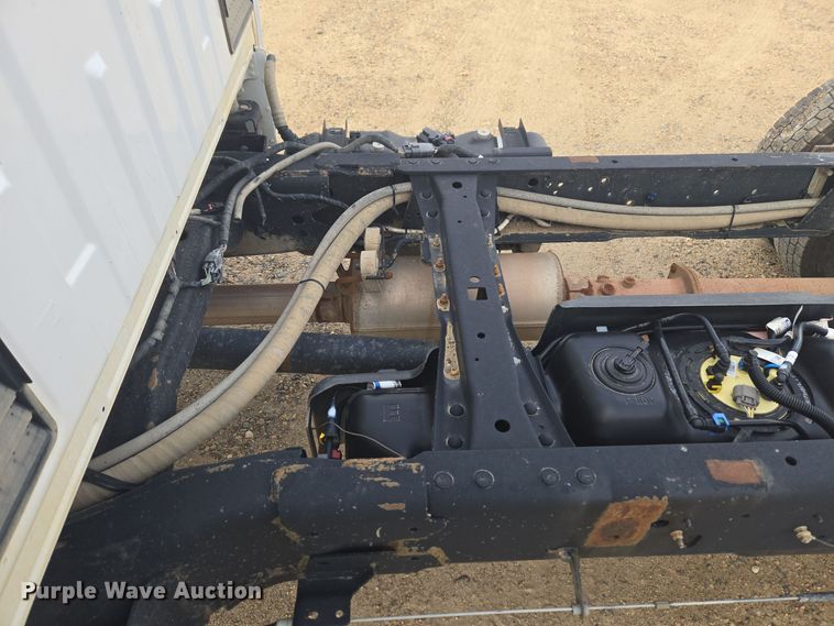 image for item DT7017 2017 Ford F550 Super Duty XL truck cab and chassis