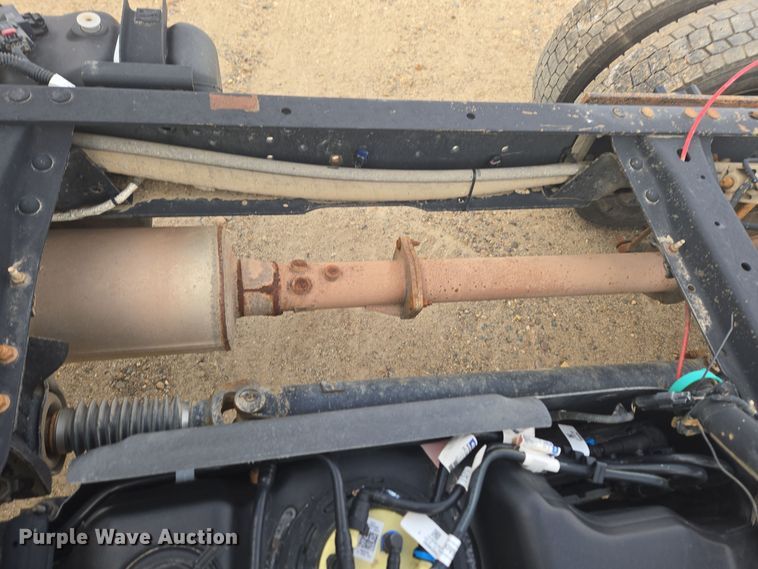 image for item DT7017 2017 Ford F550 Super Duty XL truck cab and chassis