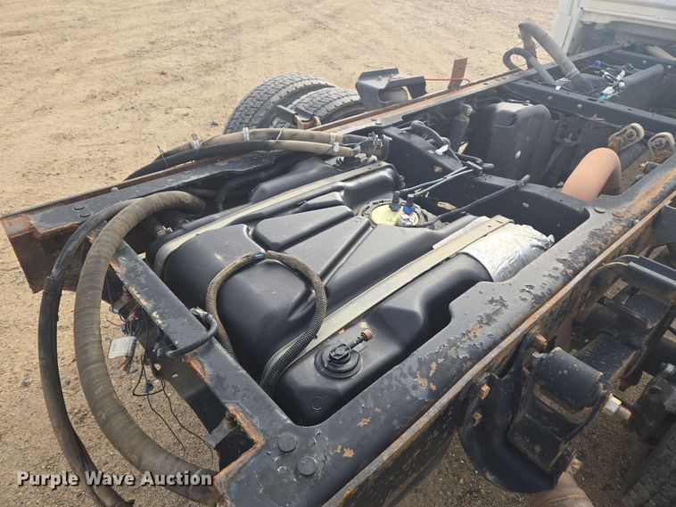 image for item DT7017 2017 Ford F550 Super Duty XL truck cab and chassis