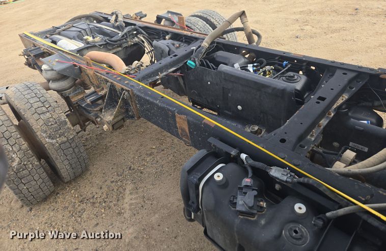 image for item DT7017 2017 Ford F550 Super Duty XL truck cab and chassis