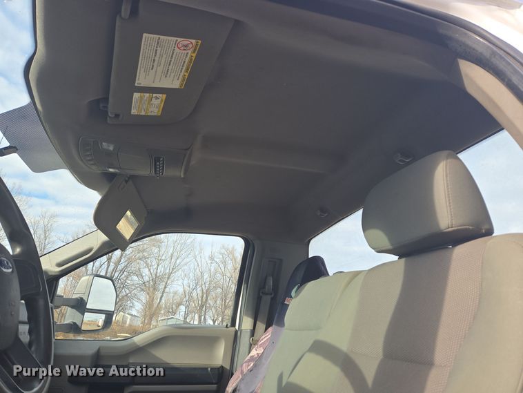 image for item DT7017 2017 Ford F550 Super Duty XL truck cab and chassis