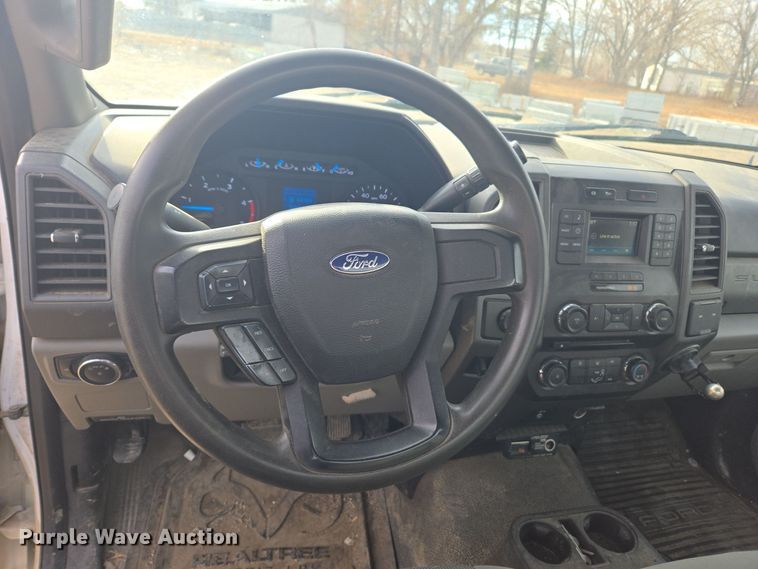 image for item DT7017 2017 Ford F550 Super Duty XL truck cab and chassis