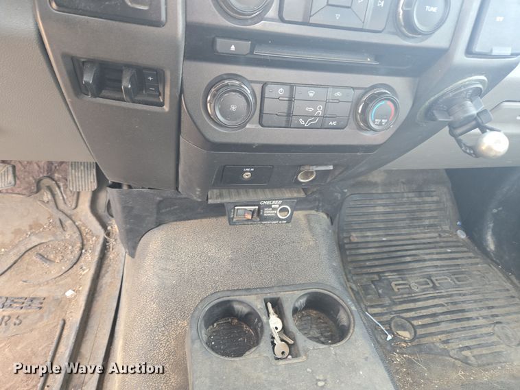 image for item DT7017 2017 Ford F550 Super Duty XL truck cab and chassis