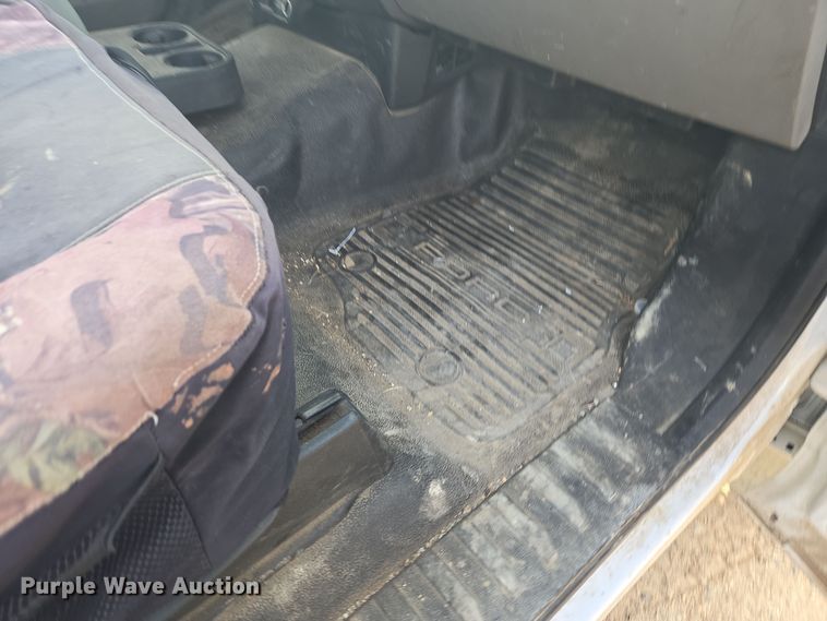 image for item DT7017 2017 Ford F550 Super Duty XL truck cab and chassis