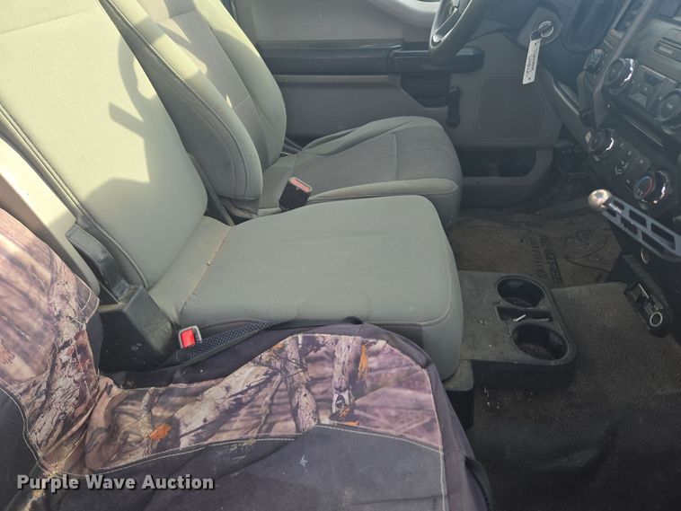 image for item DT7017 2017 Ford F550 Super Duty XL truck cab and chassis