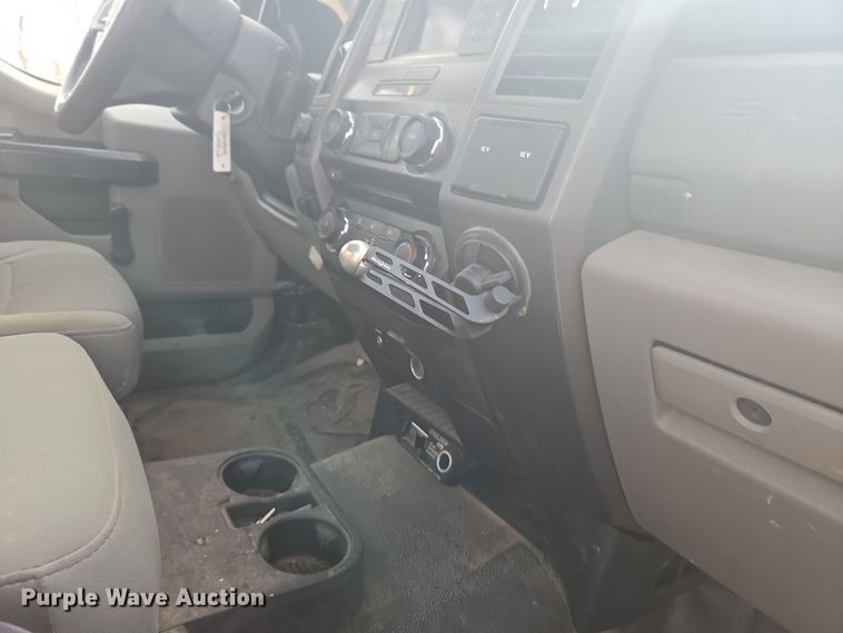 image for item DT7017 2017 Ford F550 Super Duty XL truck cab and chassis