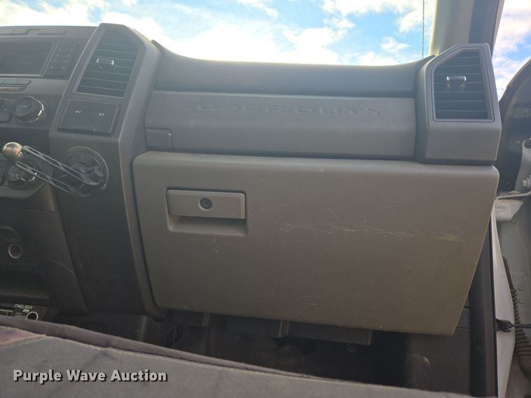 image for item DT7017 2017 Ford F550 Super Duty XL truck cab and chassis