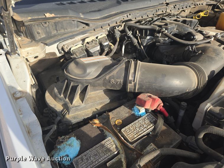 image for item DT7017 2017 Ford F550 Super Duty XL truck cab and chassis