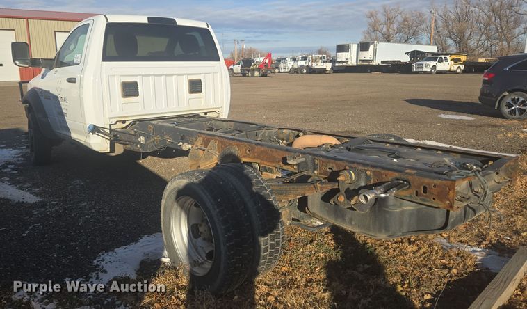 image for item DT7018 2017 Dodge Ram 5500 truck cab and chassis