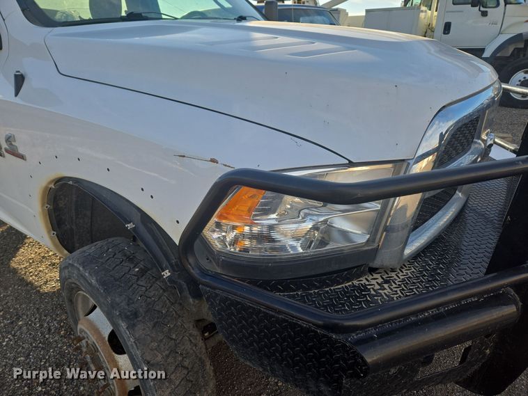 image for item DT7018 2017 Dodge Ram 5500 truck cab and chassis