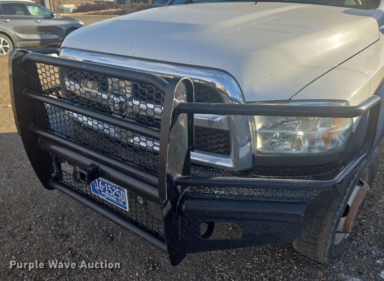 image for item DT7018 2017 Dodge Ram 5500 truck cab and chassis