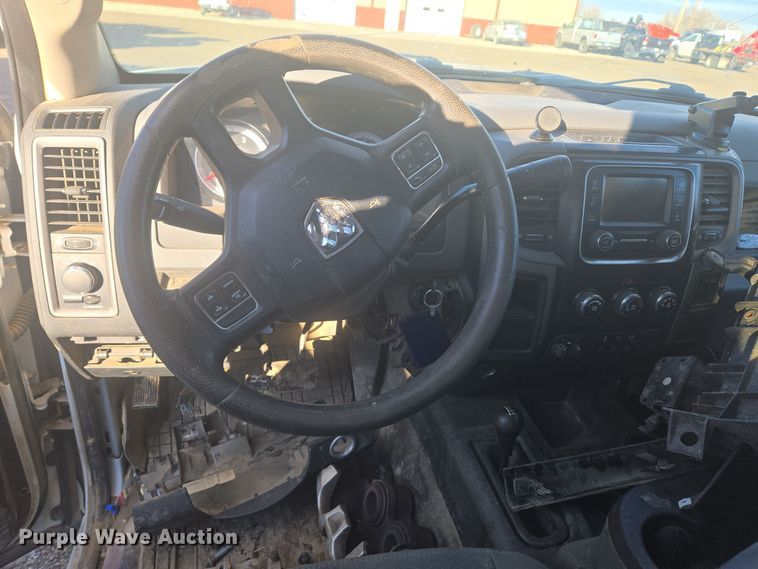 image for item DT7018 2017 Dodge Ram 5500 truck cab and chassis