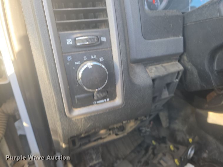 image for item DT7018 2017 Dodge Ram 5500 truck cab and chassis