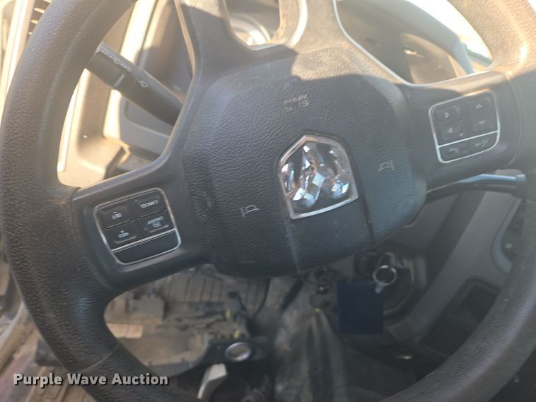 image for item DT7018 2017 Dodge Ram 5500 truck cab and chassis