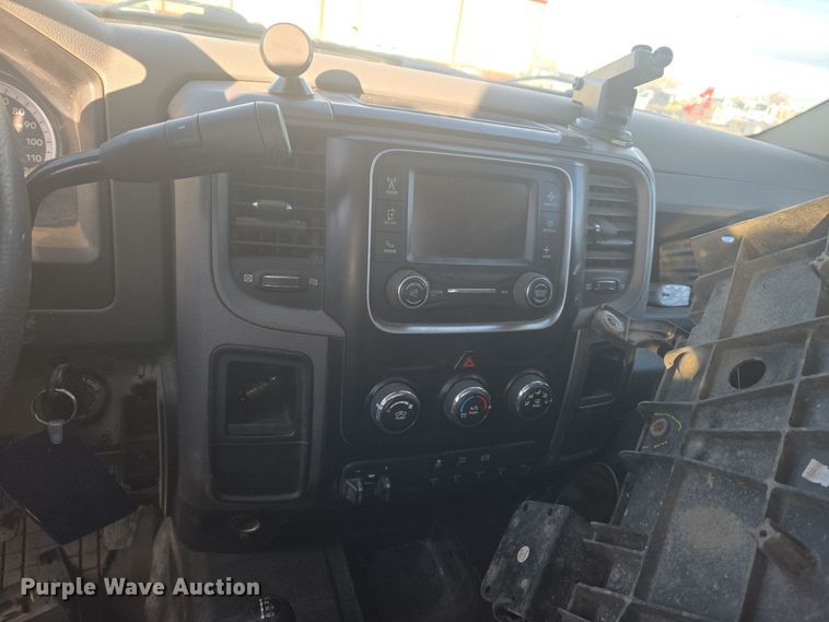 image for item DT7018 2017 Dodge Ram 5500 truck cab and chassis