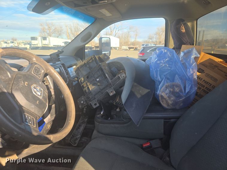 image for item DT7018 2017 Dodge Ram 5500 truck cab and chassis