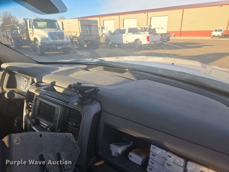 image for item DT7018 2017 Dodge Ram 5500 truck cab and chassis